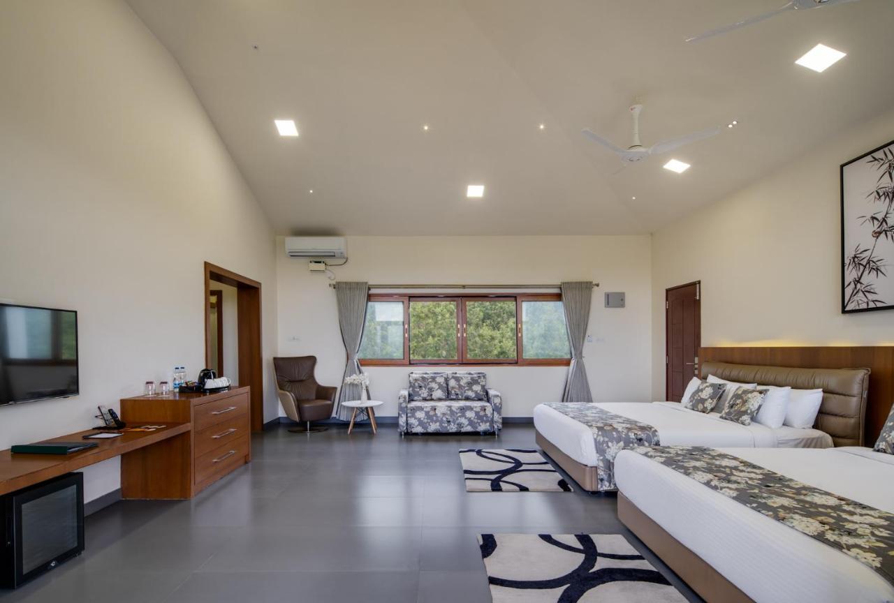 Hotel Vismita County Chikmagalūr Esterno foto