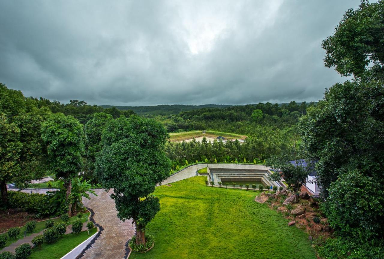 Hotel Vismita County Chikmagalūr Esterno foto