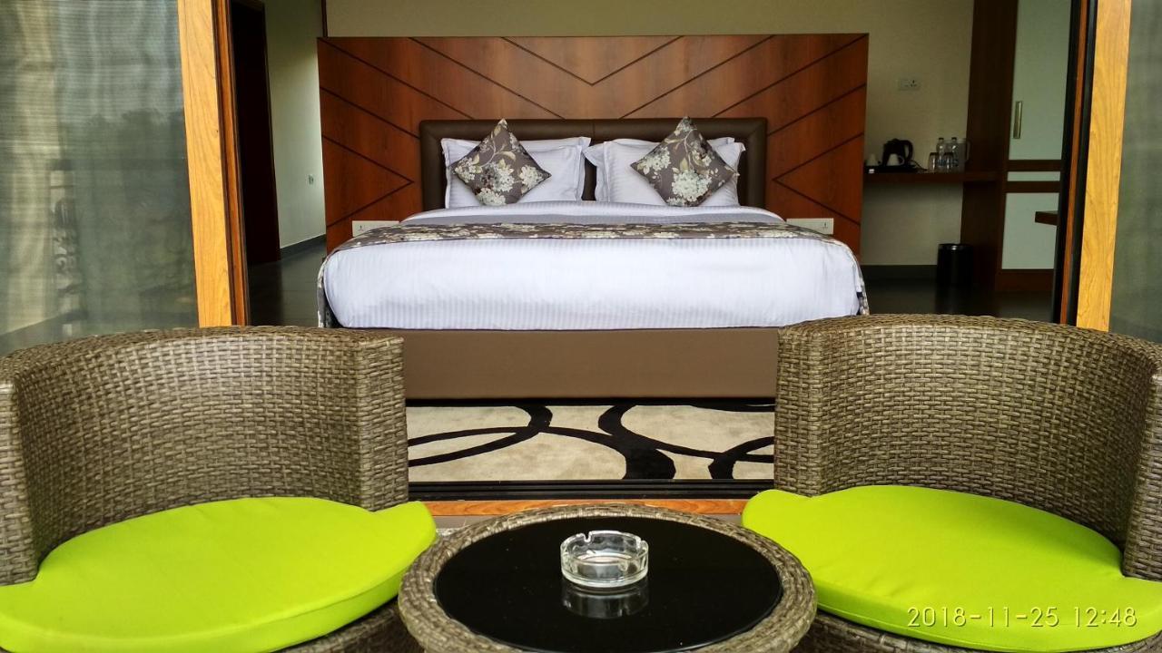 Hotel Vismita County Chikmagalūr Esterno foto